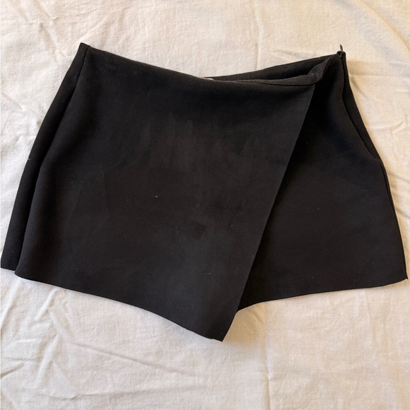 Zara Dresses & Skirts - Zara Elegant Suede Feeling Black Skort